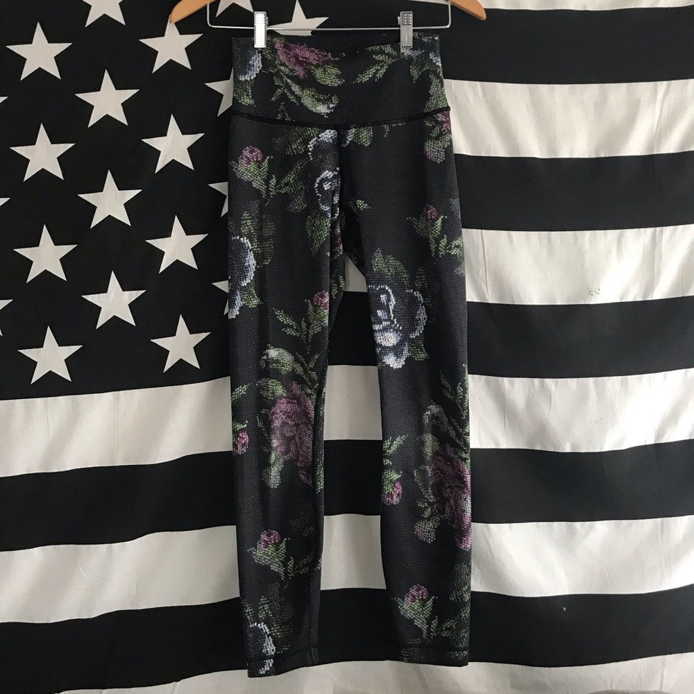 Lululemon winder under high rise floral leggings!!